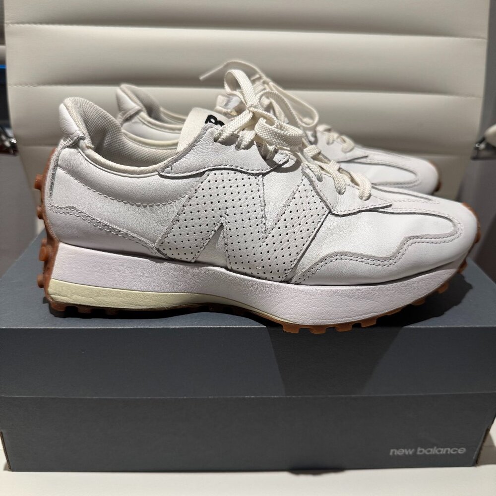 New Balance 327 White Sea Salt Gum Sneakers Size 6.5